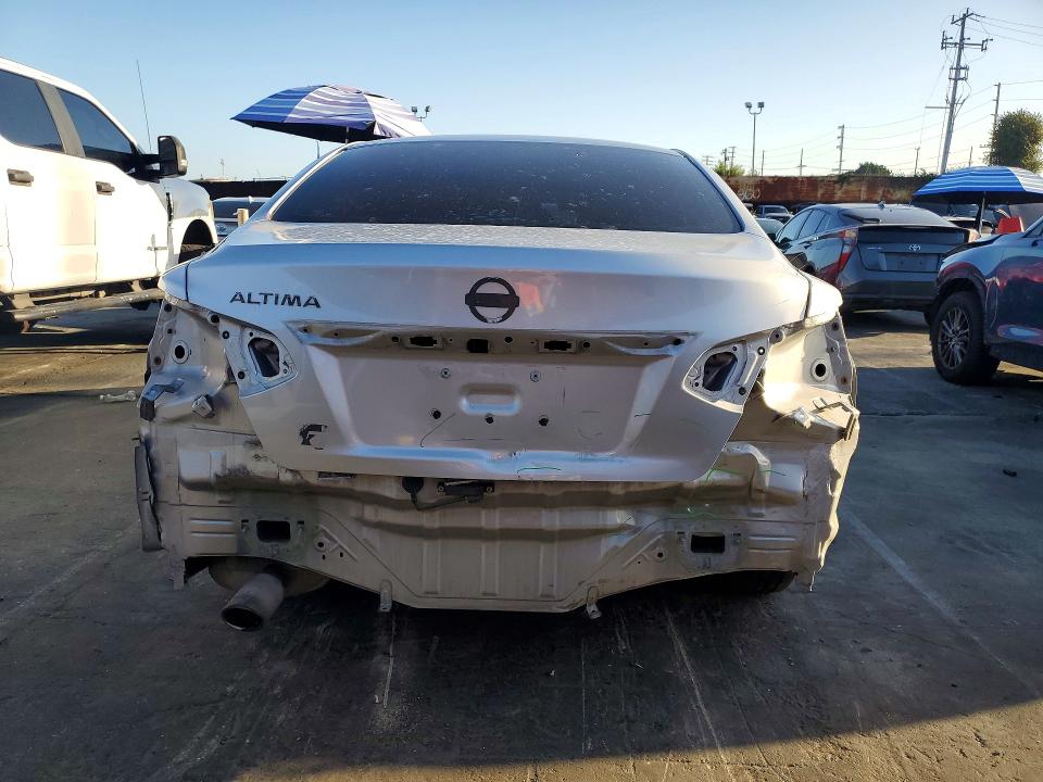 2018 Nissan Altima მანქანა იყიდება აუქციონზე, vin: 1N4AL3AP6JC271045, აუქციონის ნომერი: 72616306