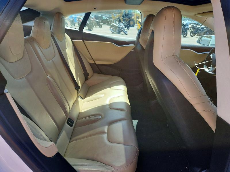 Продажа на аукционе авто 2015 Tesla Model S, vin: 5YJSA1S20FF085264, номер лота: 72958666