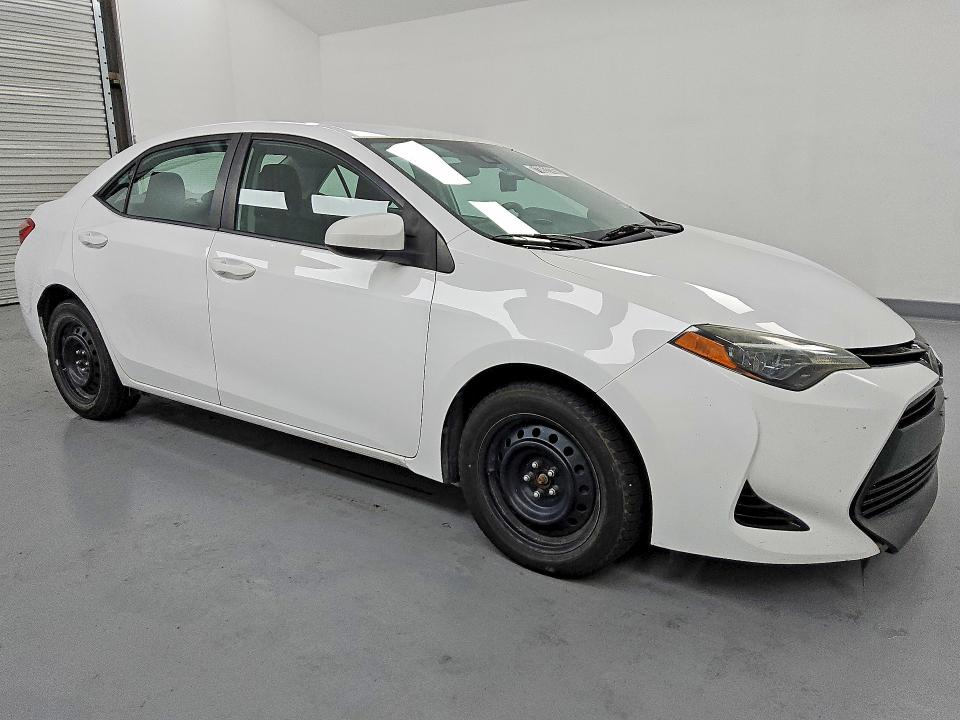 Продажа на аукционе авто 2018 Toyota Corolla, vin: 2T1BURHE6JC101990, номер лота: 71353126