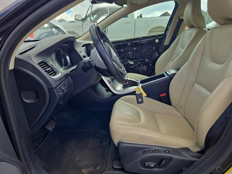 2017 Volvo S60 მანქანა იყიდება აუქციონზე, vin: LYV402HK9HB152795, აუქციონის ნომერი: 71350226