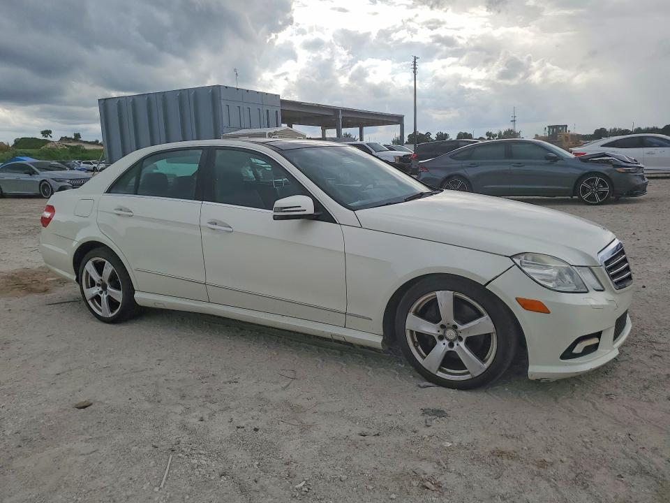 70928566 :رقم المزاد ، WDDHF5GB5BA353374 vin ، 2011 Mercedes-benz E مزاد بيع