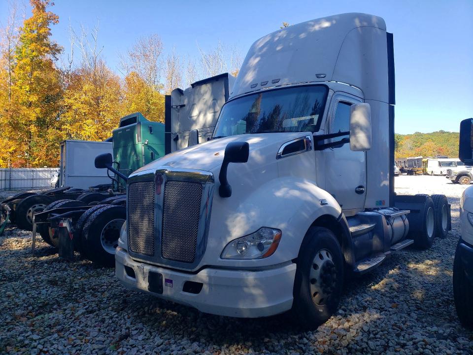 Auction sale of the 2017 Kenworth Construction, vin: 1XKYDP9X8HJ165546, lot number: 69537856