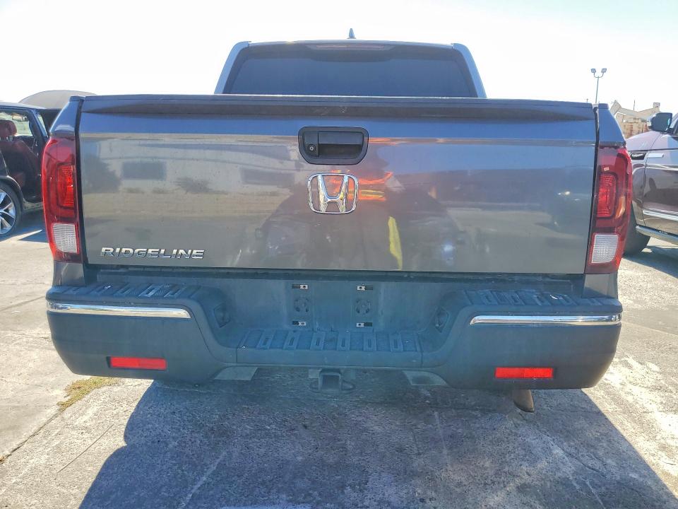 71657146 :رقم المزاد ، 5FPYK2F23HB010124 vin ، 2017 Honda Ridgeline مزاد بيع