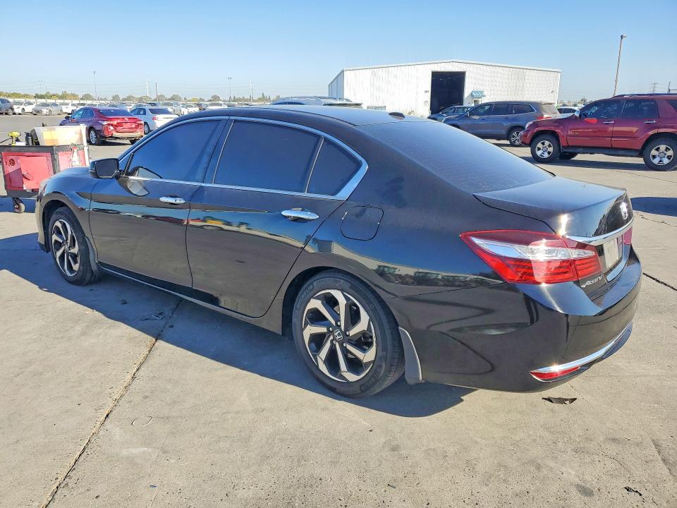 2017 Honda Accord მანქანა იყიდება აუქციონზე, vin: 1HGCR2F7XHA237329, აუქციონის ნომერი: 70921716