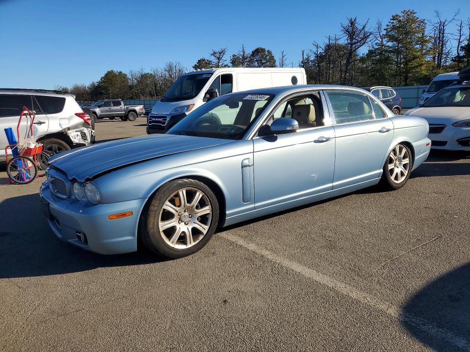 2008 Jaguar Xj8 მანქანა იყიდება აუქციონზე, vin: SAJWA79B28SH24653, აუქციონის ნომერი: 72228346