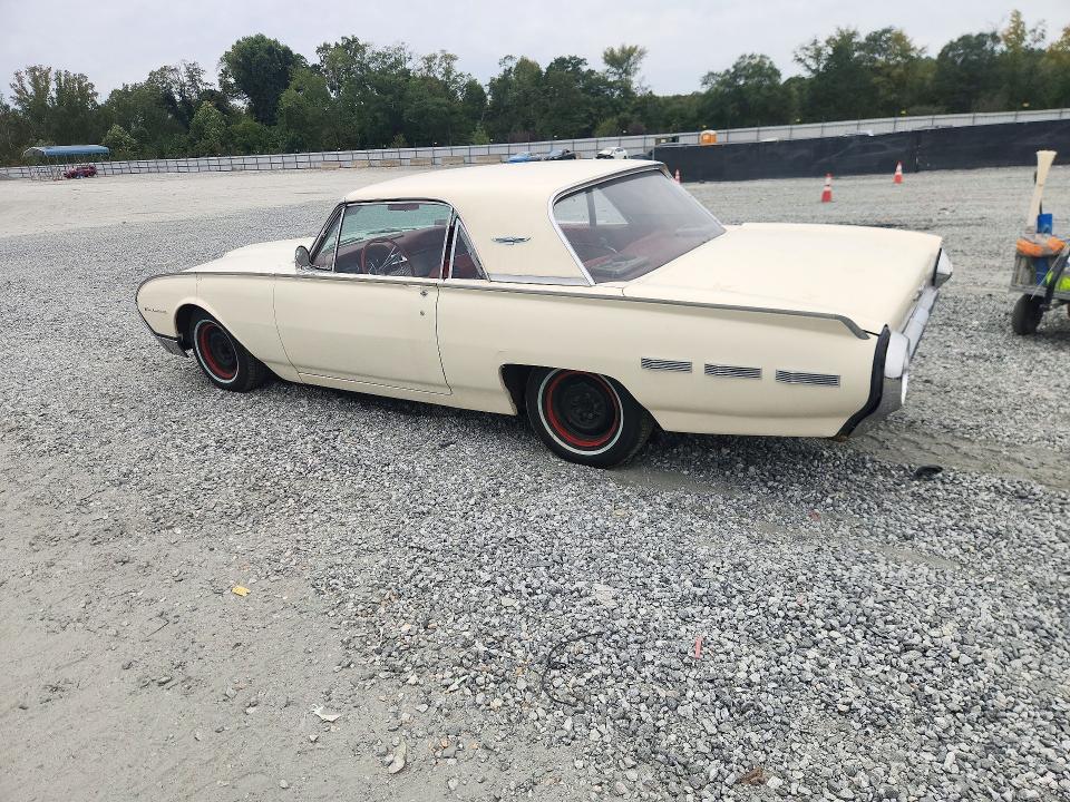 72665606 :رقم المزاد ، 2Y83Z111188 vin ، 1962 Ford Thundrbird مزاد بيع