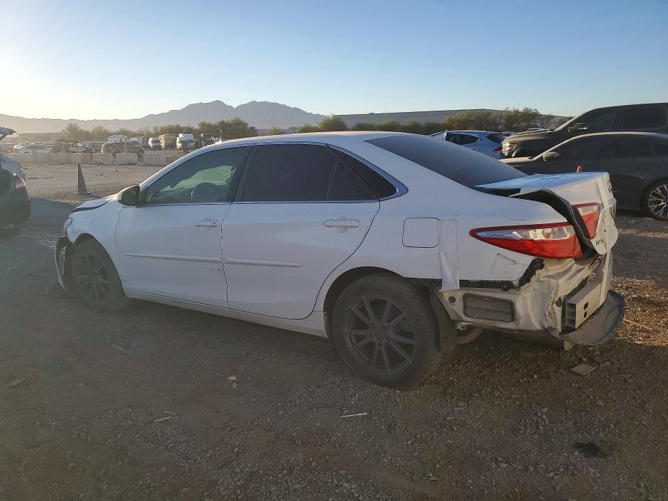63449136 :رقم المزاد ، 4T1BF1FKXGU532697 vin ، 2016 Toyota Camry مزاد بيع
