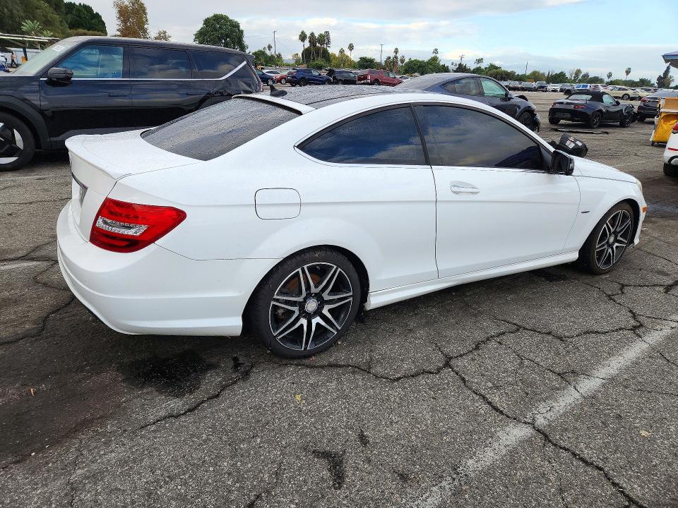 Aukcja sprzedaży 2013 Mercedes-benz C, vin: WDDGJ4HB0DF955981, numer aukcji: 72700246