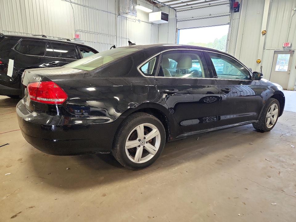 2014 Volkswagen Passat მანქანა იყიდება აუქციონზე, vin: 1VWBS7A36EC110512, აუქციონის ნომერი: 72321616