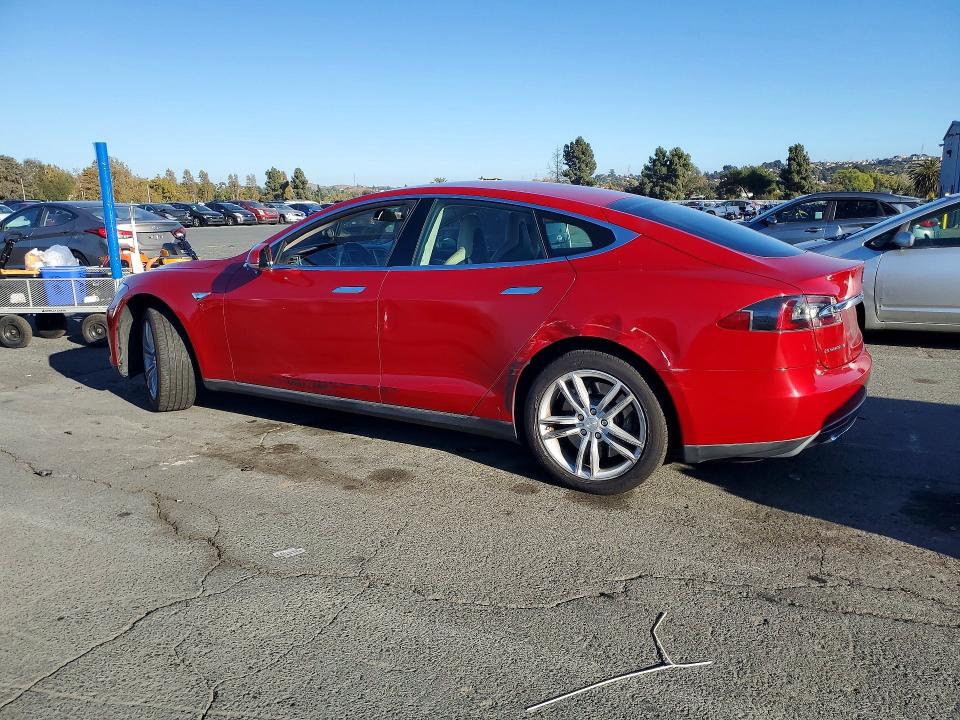 Продажа на аукционе авто 2014 Tesla Model S, vin: 5YJSA1H17EFP30571, номер лота: 70846756