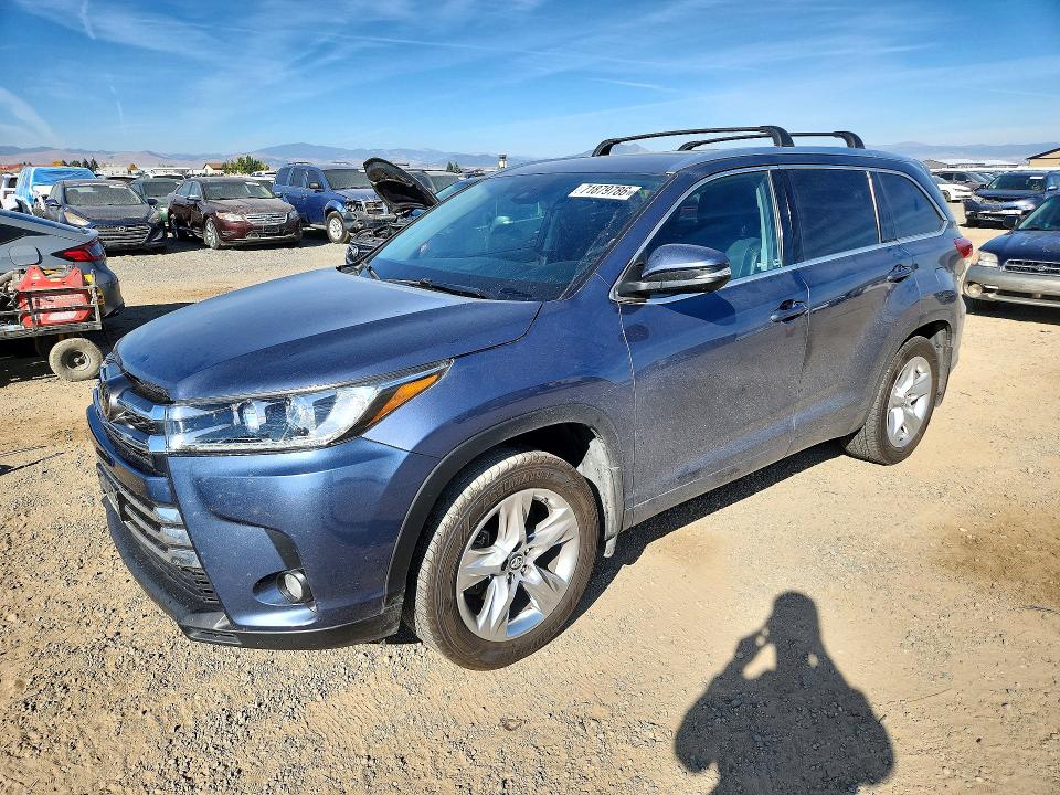 2017 Toyota Highlander მანქანა იყიდება აუქციონზე, vin: 5TDDZRFH8HS386815, აუქციონის ნომერი: 71879786