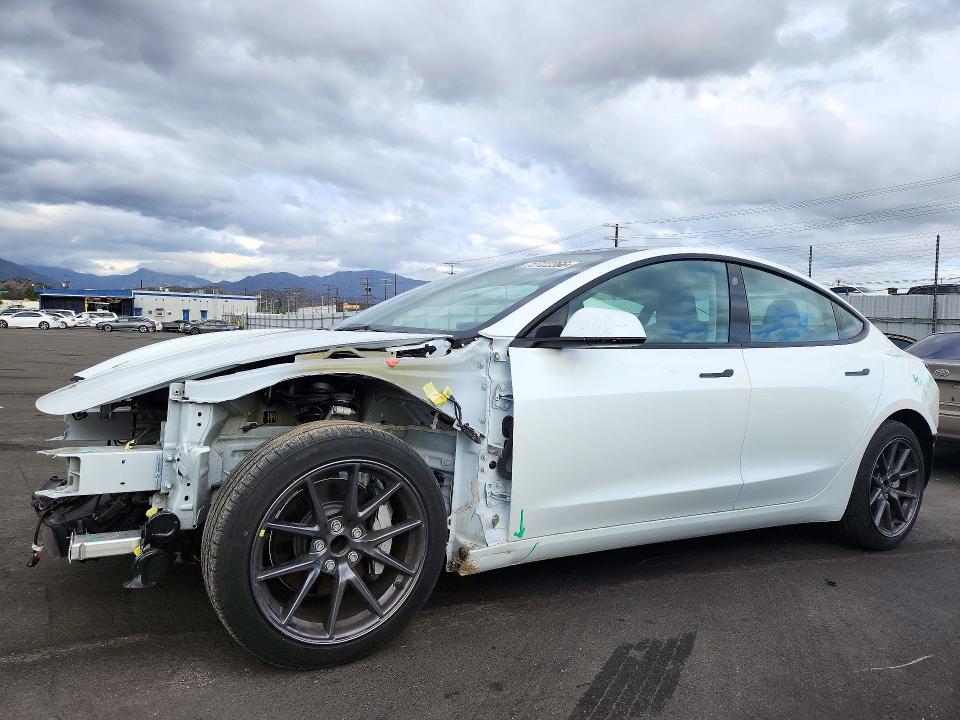 Продажа на аукционе авто 2023 Tesla Model 3, vin: 5YJ3E1EA9PF476961, номер лота: 72722266