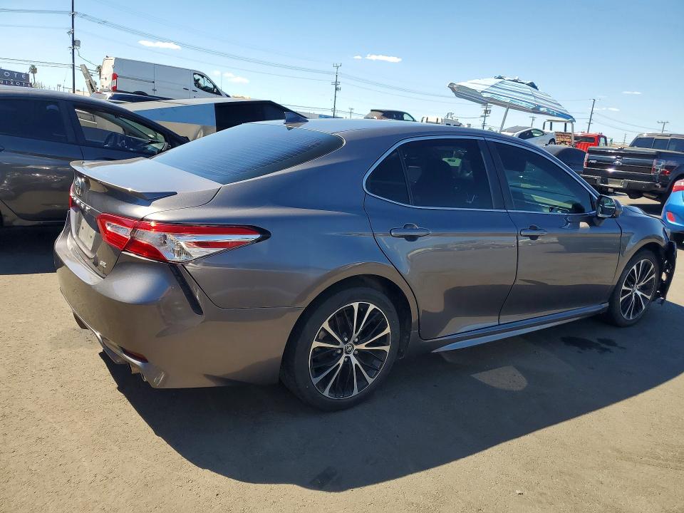 2020 Toyota Camry მანქანა იყიდება აუქციონზე, vin: 4T1G11AK3LU340219, აუქციონის ნომერი: 71831476