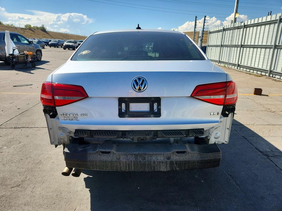 2015 Volkswagen Jetta მანქანა იყიდება აუქციონზე, vin: 3VWD07AJ2FM281898, აუქციონის ნომერი: 71940776