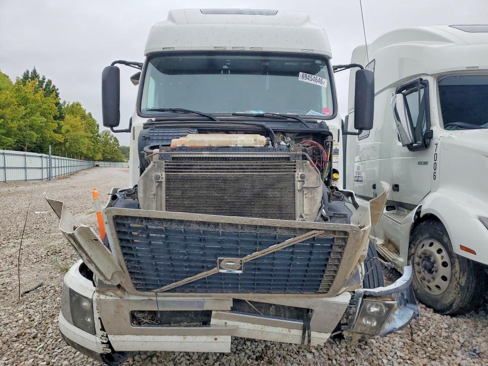 69454646 :رقم المزاد ، 4V4NC9TG9GN960266 vin ، 2016 Volvo Vn مزاد بيع