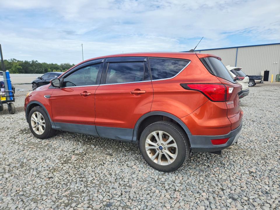 2019 Ford Escape მანქანა იყიდება აუქციონზე, vin: 1FMCU0GD2KUA15990, აუქციონის ნომერი: 72042016