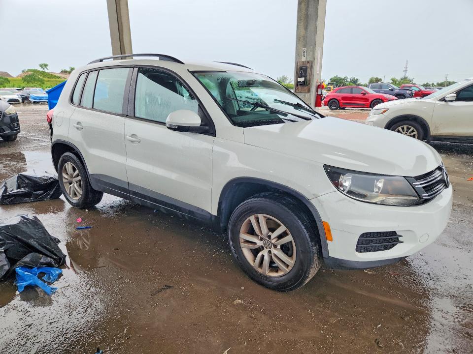71097886 :رقم المزاد ، WVGBV7AX1FW102052 vin ، 2015 Volkswagen Tiguan مزاد بيع