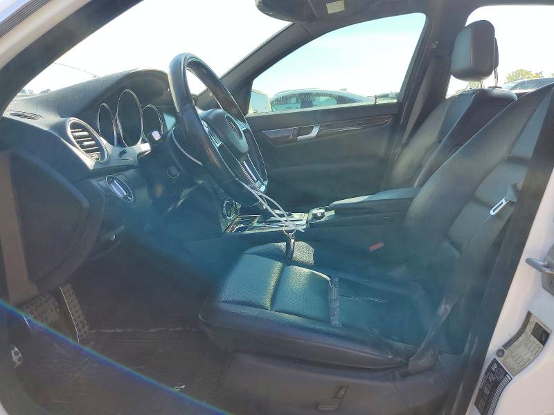 Продажа на аукционе авто 2013 Mercedes-benz C, vin: WDDGF8AB1DA826812, номер лота: 72107246