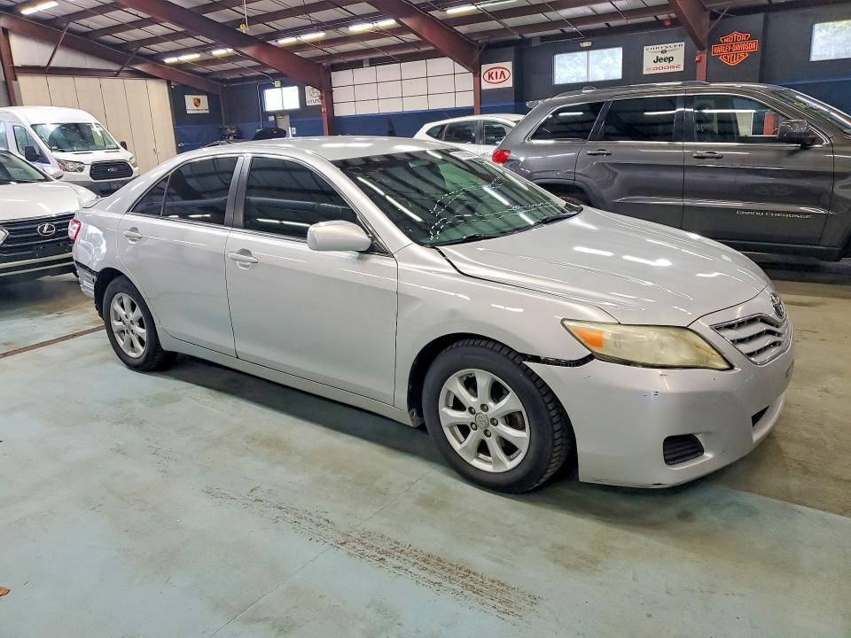 71422986 :رقم المزاد ، 4T1BF3EKXBU137974 vin ، 2011 Toyota Camry مزاد بيع
