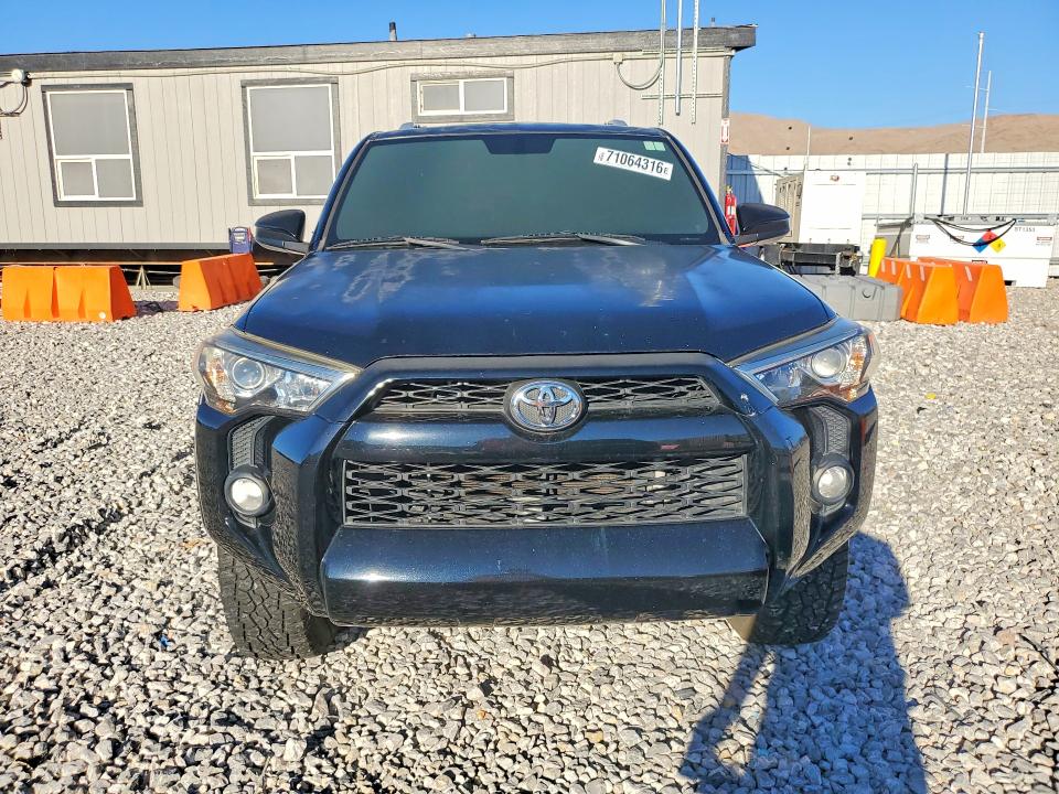 Aukcja sprzedaży 2015 Toyota 4runner, vin: JTEBU5JR4F5251179, numer aukcji: 71064316