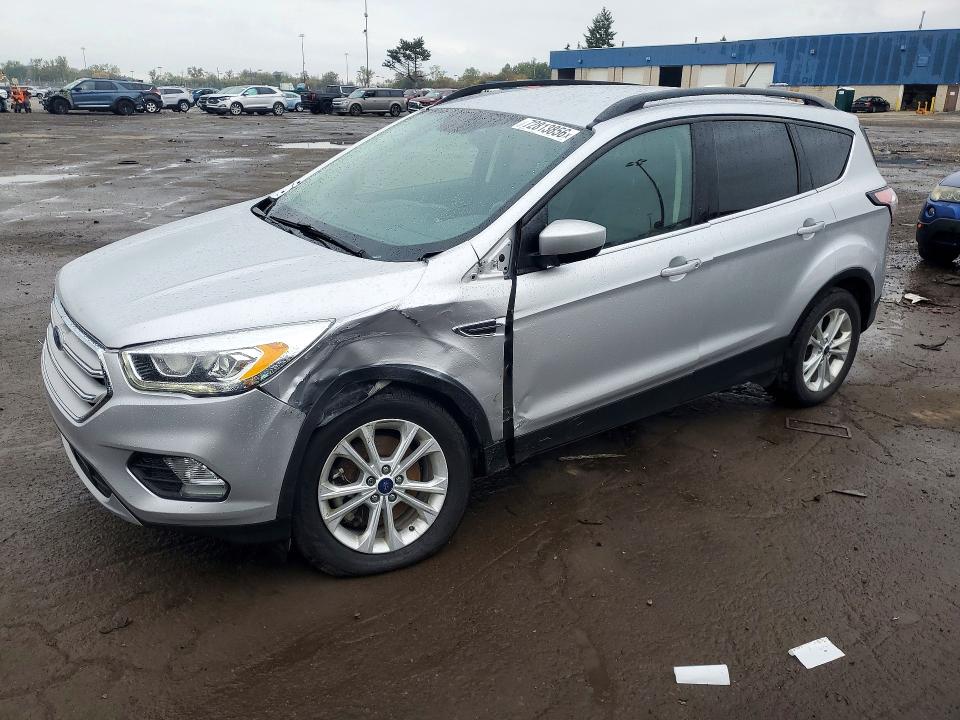 Продаж на аукціоні авто 2018 Ford Escape, vin: 1FMCU9HD6JUA52493, номер лоту: 72813856