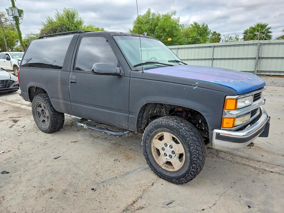 1995 Chevrolet Tahoe მანქანა იყიდება აუქციონზე, vin: 3GNEK18K9SG108800, აუქციონის ნომერი: 71278376