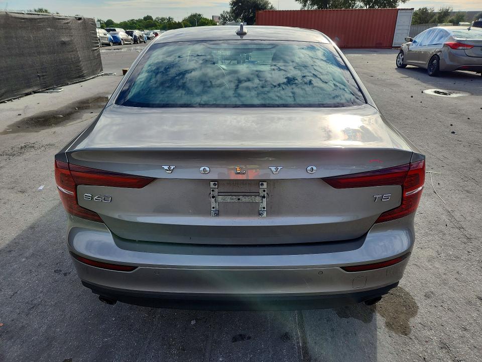 71616006 :رقم المزاد ، 7JR102FK6LG045255 vin ، 2020 Volvo S60 مزاد بيع