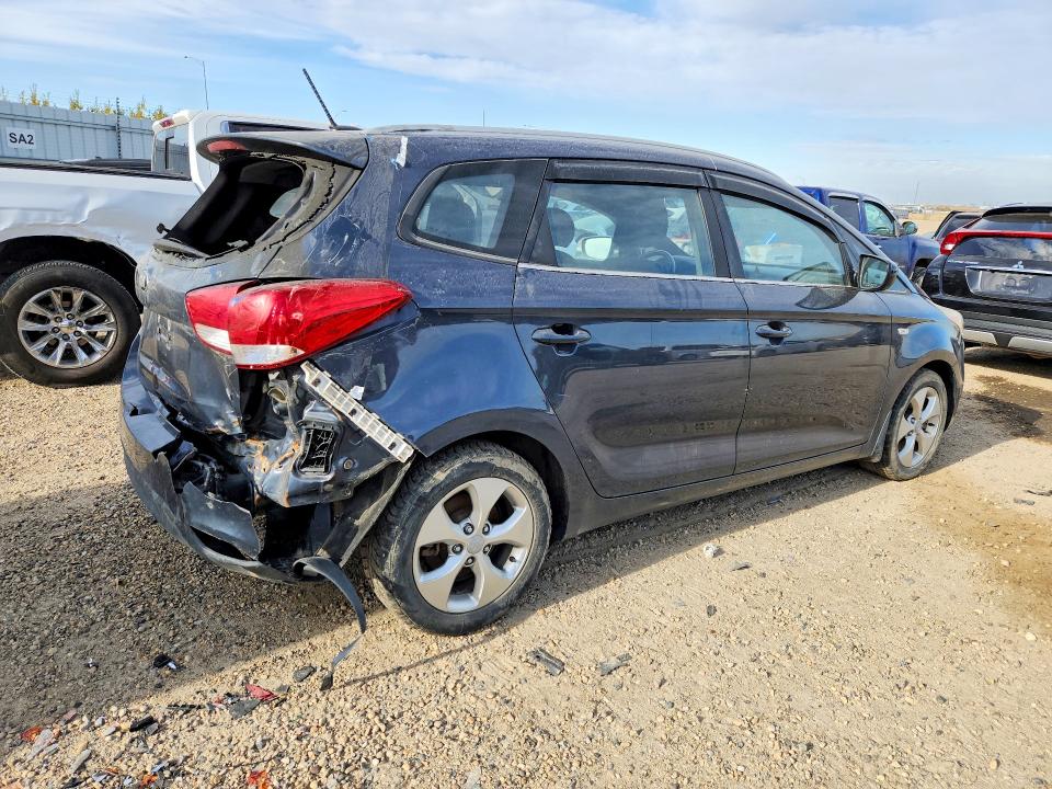 2015 Kia Rondo მანქანა იყიდება აუქციონზე, vin: KNAHT8A37F7078564, აუქციონის ნომერი: 71444896