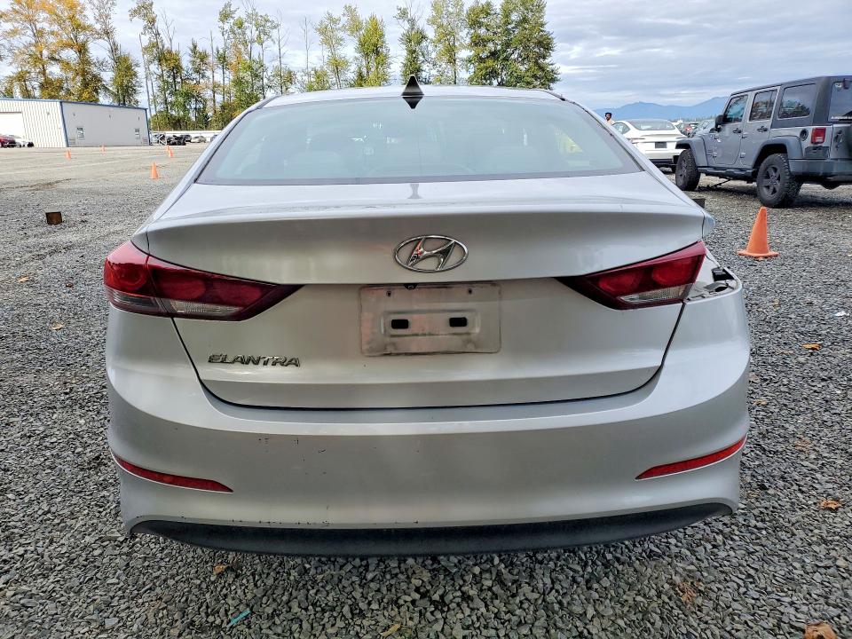 Продажа на аукционе авто 2018 Hyundai Elantra, vin: 5NPD84LFXJH220316, номер лота: 71297826