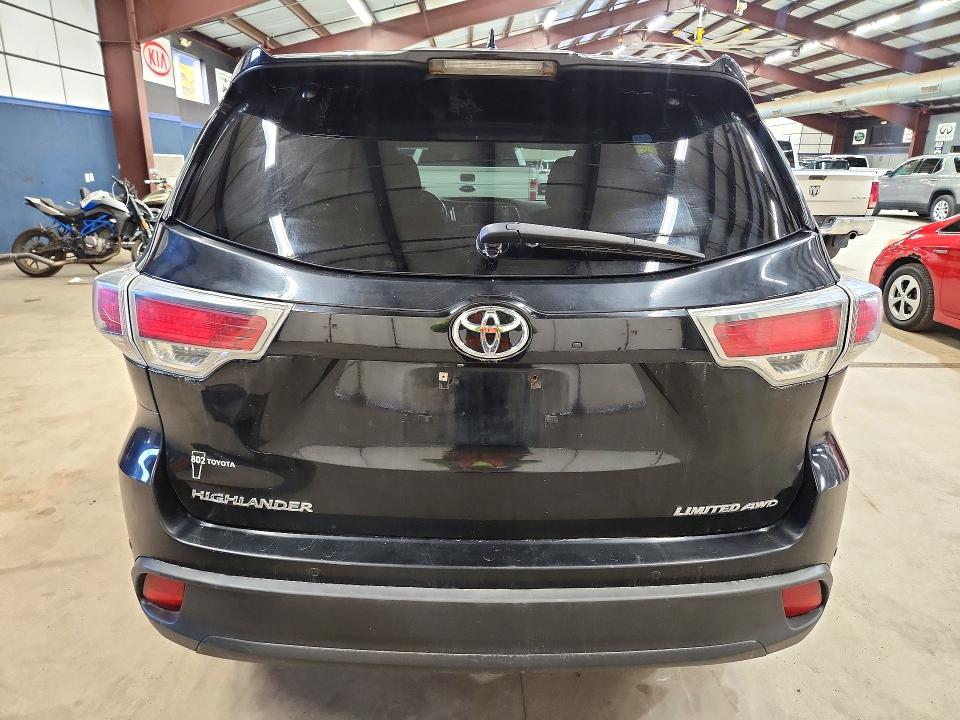 72881716 :رقم المزاد ، 5TDDKRFH8FS073216 vin ، 2015 Toyota Highlander مزاد بيع