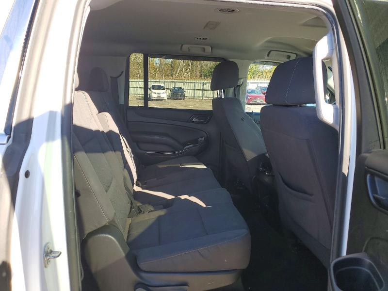 Продажа на аукционе авто 2018 Chevrolet Suburban, vin: 1GNSKGKC2JR402691, номер лота: 72302986
