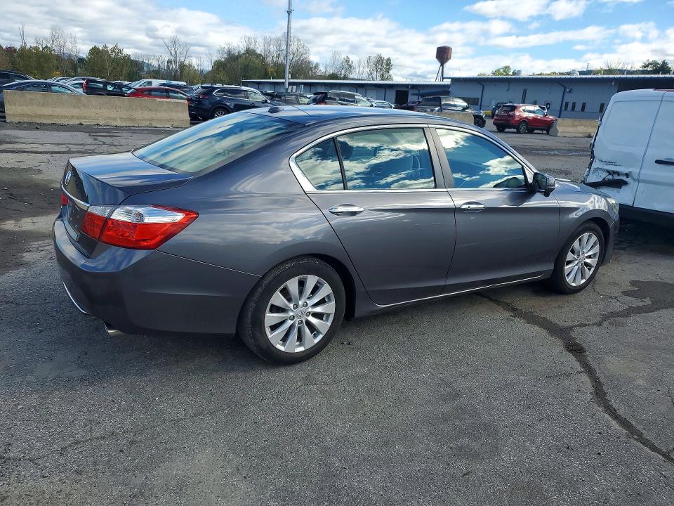 2013 Honda Accord მანქანა იყიდება აუქციონზე, vin: 1HGCR2F88DA200752, აუქციონის ნომერი: 71727566