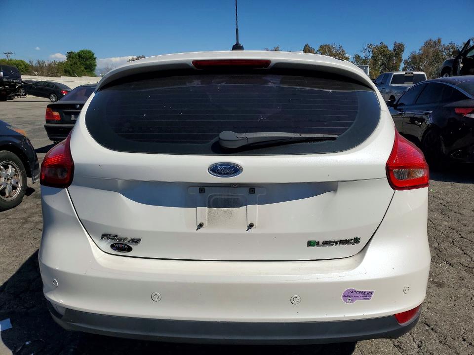 2017 Ford Focus მანქანა იყიდება აუქციონზე, vin: 1FADP3R4XHL325341, აუქციონის ნომერი: 68143906