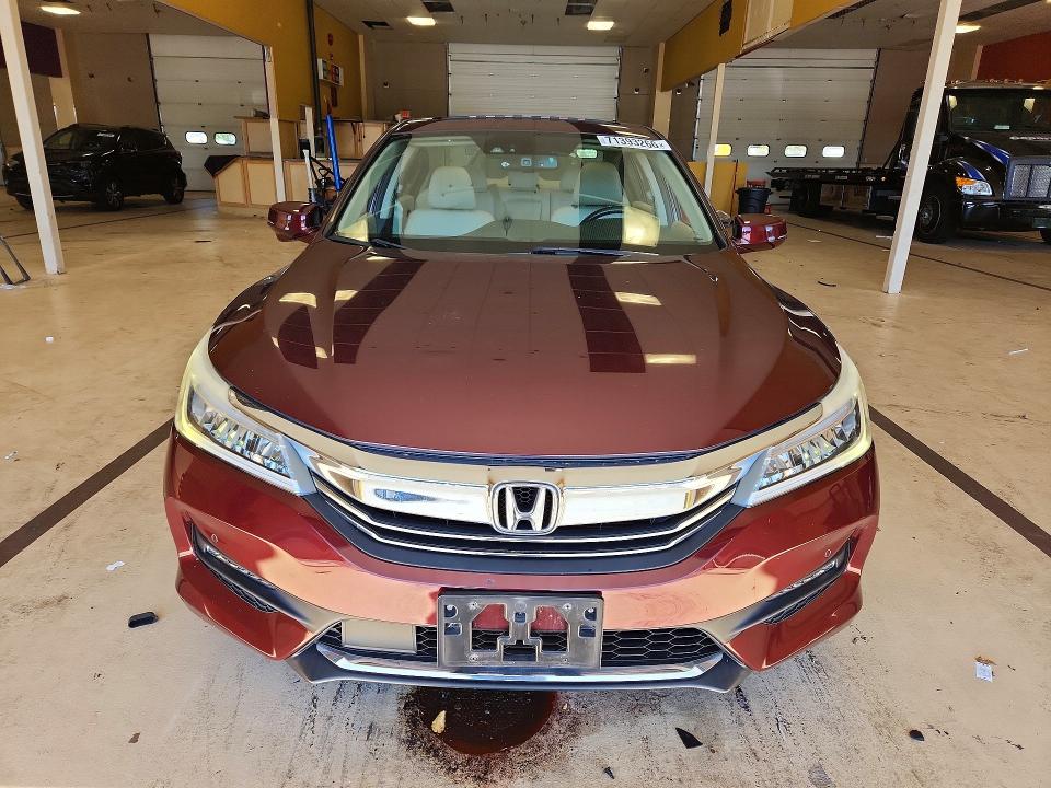 2017 Honda Accord მანქანა იყიდება აუქციონზე, vin: 1HGCR3F90HA012327, აუქციონის ნომერი: 71393266