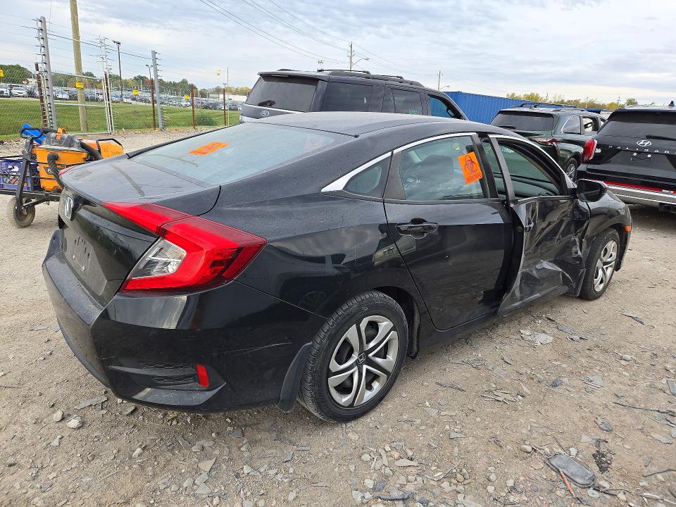 72908986 :رقم المزاد ، 19XFC2F57JE022554 vin ، 2018 Honda Civic مزاد بيع