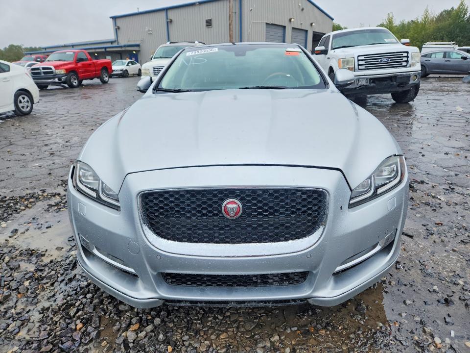 70826636 :رقم المزاد ، SAJWA1C71H8W11014 vin ، 2017 Jaguar Xj مزاد بيع