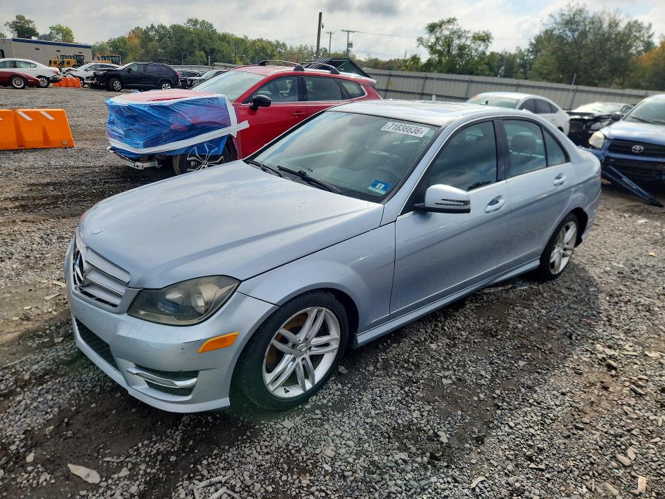 Продажа на аукционе авто 2013 Mercedes-benz C, vin: WDDGF8AB4DA832457, номер лота: 71838636
