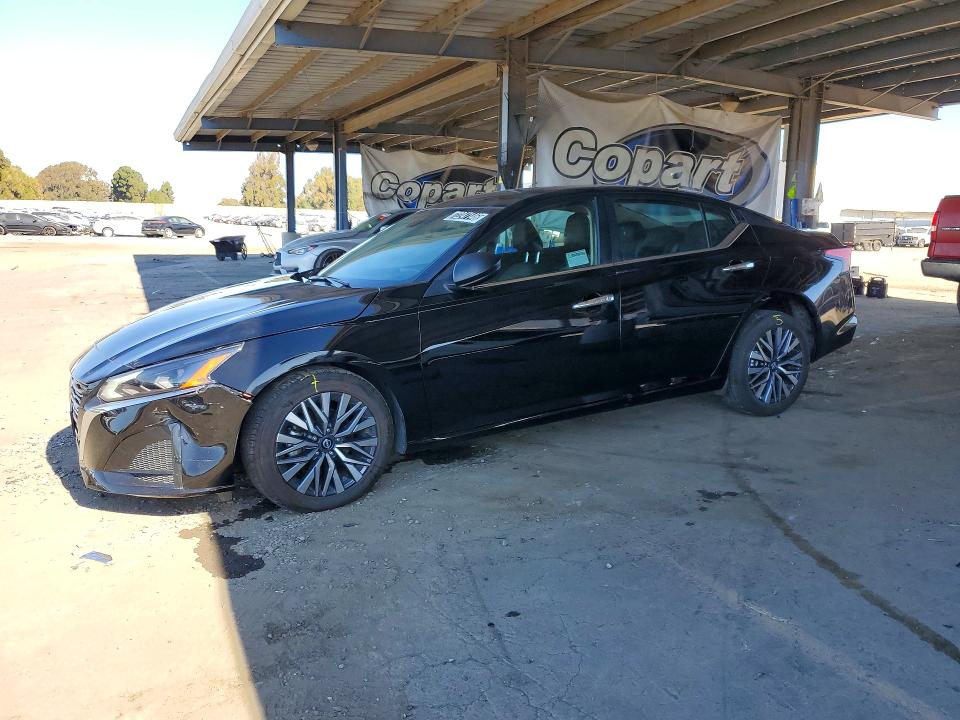 Auction sale of the 2025 Nissan Altima, vin: 1N4BL4DW8SN412782, lot number: 72247146