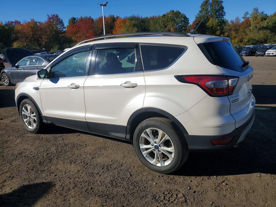 72376506 :رقم المزاد ، 1FMCU9HD5JUA14382 vin ، 2018 Ford Escape مزاد بيع