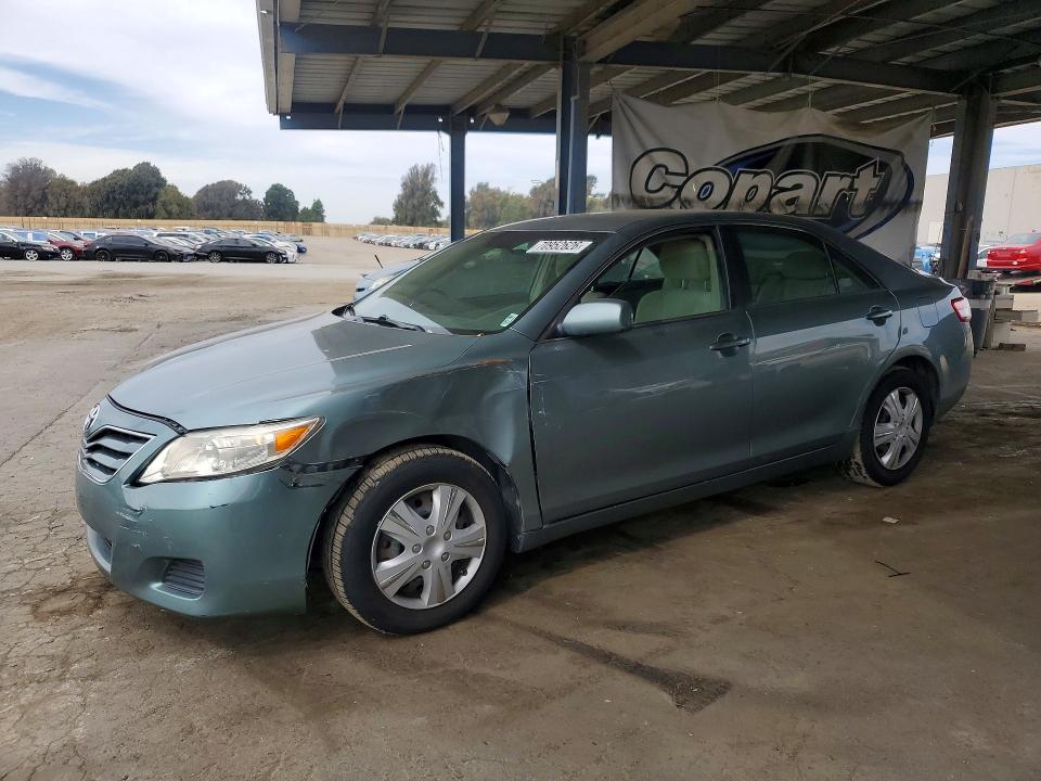 70952626 :رقم المزاد ، 4T4BF3EK8BR112934 vin ، 2011 Toyota Camry مزاد بيع