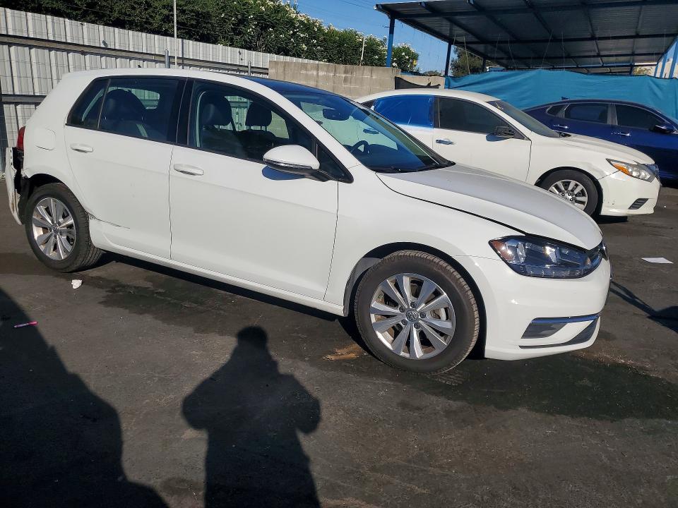 71186086 :رقم المزاد ، 3VWG57AUXLM014335 vin ، 2020 Volkswagen Golf مزاد بيع
