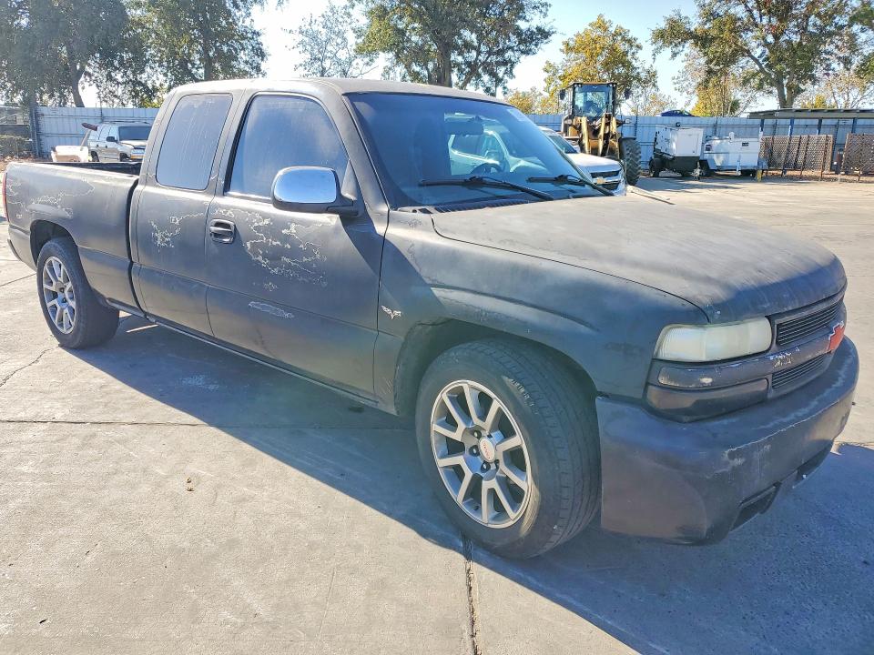 70894236 :رقم المزاد ، 2GCEC19V821190039 vin ، 2002 Chevrolet Silverado مزاد بيع