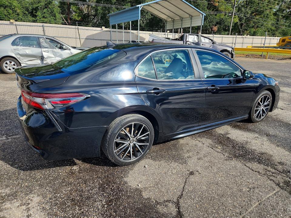 71230726 :رقم المزاد ، 4T1G11AKXNU661600 vin ، 2022 Toyota Camry مزاد بيع