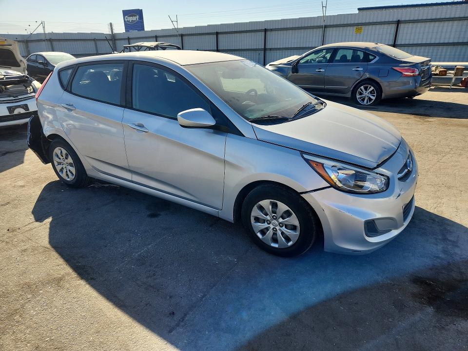 2017 Hyundai Accent მანქანა იყიდება აუქციონზე, vin: KMHCT5AE1HU301565, აუქციონის ნომერი: 71214936