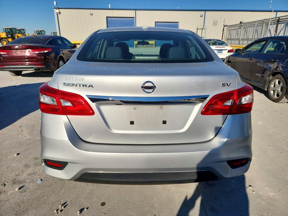 Продажа на аукционе авто 2018 Nissan Sentra, vin: 3N1AB7AP9JY300763, номер лота: 72119726
