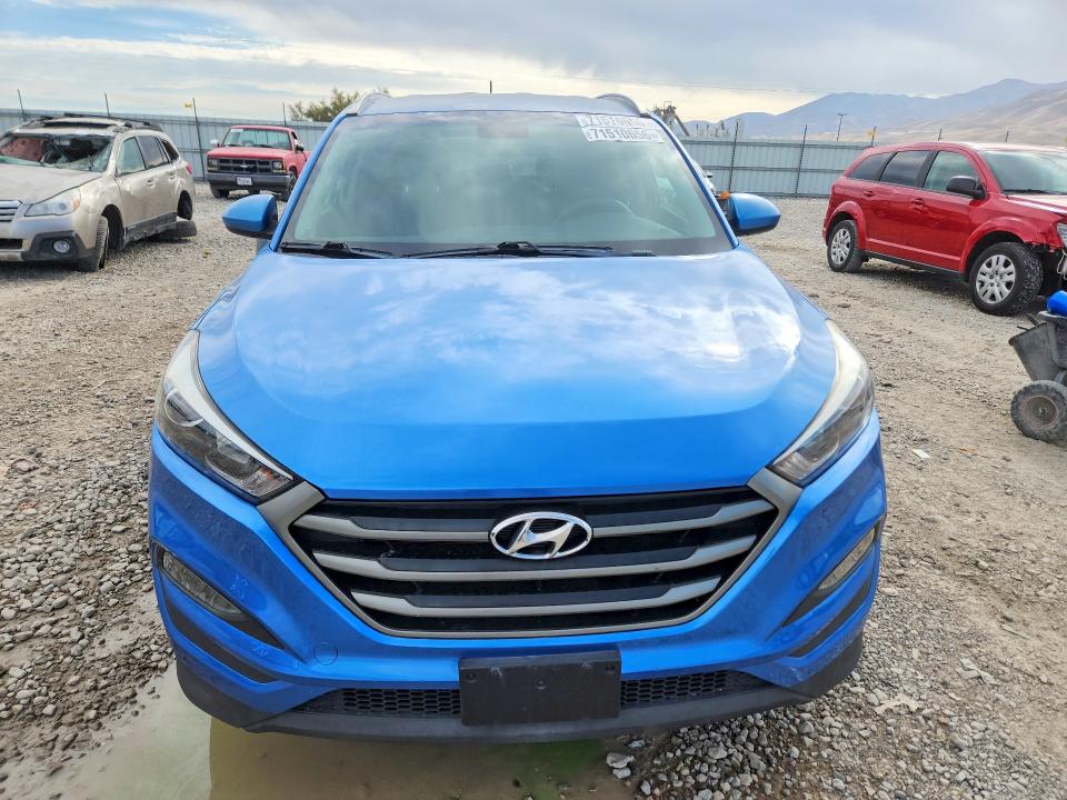 71510656 :رقم المزاد ، KM8J3CA40GU175989 vin ، 2016 Hyundai Tucson مزاد بيع