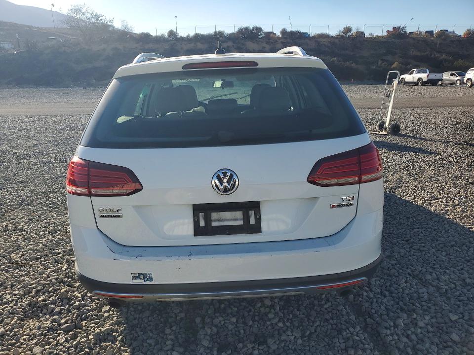 Продаж на аукціоні авто 2018 Volkswagen Golf Alltrack, vin: 3VWH17AU7JM759850, номер лоту: 71024786