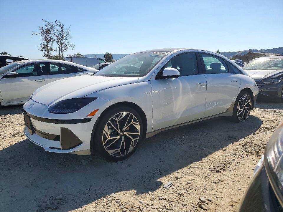 Продажа на аукционе авто 2023 Hyundai Ioniq 6, vin: KMHM54AA2PA035530, номер лота: 72235866