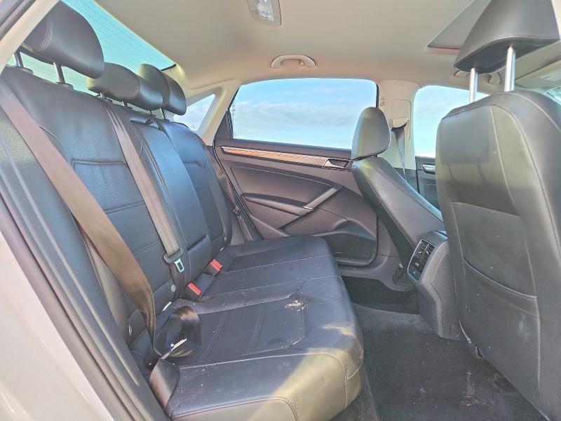70376496 :رقم المزاد ، 1VWBA7A34JC020482 vin ، 2018 Volkswagen Passat مزاد بيع