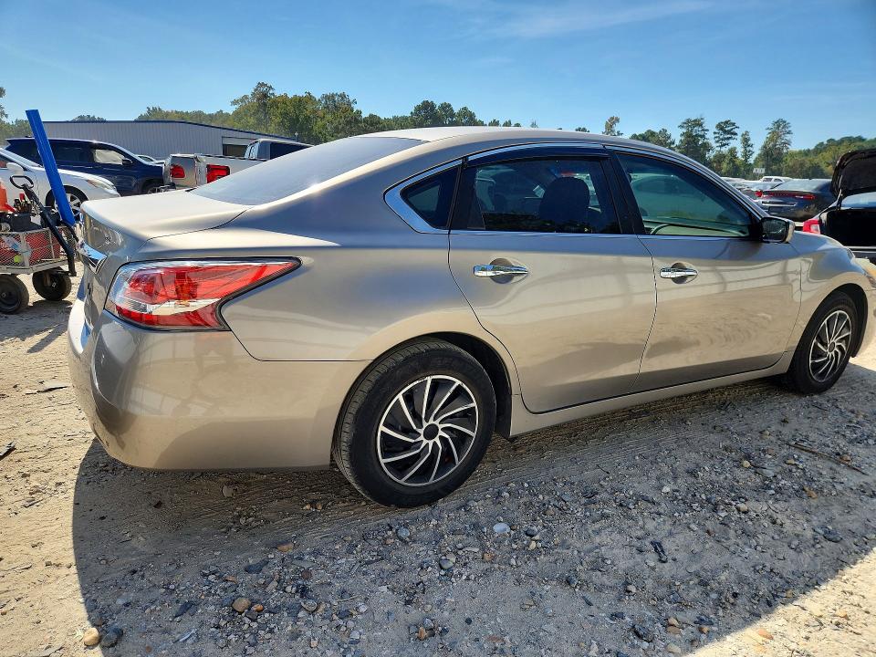 Продажа на аукционе авто 2015 Nissan Altima, vin: 1N4AL3AP8FC450114, номер лота: 71600936